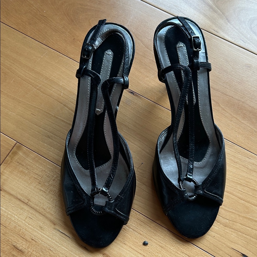 Black Strappy Bandolino Sandals, size 7